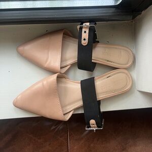 Neutral mule flats